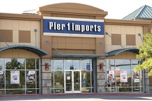 Nhiều cửa hàng tại Mỹ phải đóng cửa do dịch bệnh. (Ảnh: Reuters).