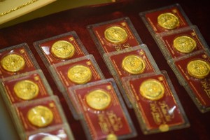 Giá vàng hôm nay ngày 26/2: Vàng bị bán tháo