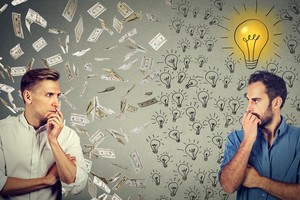 Thị trường tài chính 24h: Việc tái cơ cấu các ngân hàng yếu kém đang được đẩy mạnh