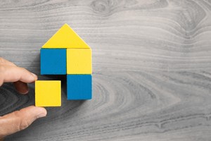 Thị trường tài chính 24h: Giá vàng và dầu thô lao dốc