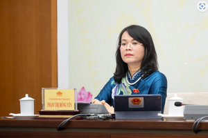 Ủy viên thường trực Ủy ban Kinh tế Phạm Thị Hồng Yến tại cuộc họp báo.