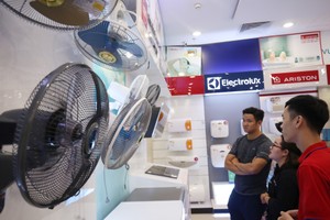 Kỳ vọng vào “làn gió mát” từ sức cầu và cơ chế hỗ trợ lĩnh vực tín dụng tiêu dùng.