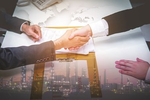 Sự hợp tác sẽ giúp phát triển dự án nhanh chóng, thuận lợi hơn.