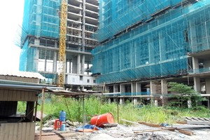 Dự án Park Vista đã dừng thi công từ giữa năm 2019, tới nay vẫn chưa có dấu hiệu triển khai tiếp.