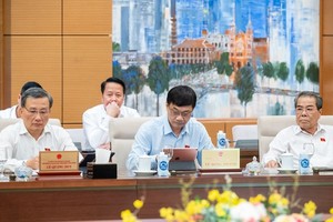 Phiên họp chiều 7/10 của Ủy ban Thường vụ Quốc hội.