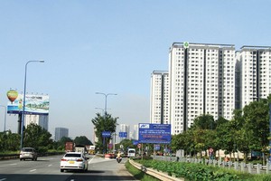 Giá nhà tại TP.HCM chưa giảm. Ảnh: Bình Minh.