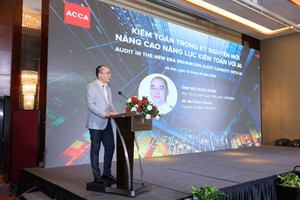 Ông Bùi Quốc Dũng, Phó tổng Kiểm toán Nhà nước phát biểu tại sự kiện. Ảnh: ACCA Việt Nam.
