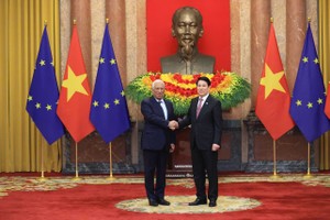 Chủ tịch nước Lương Cường đón Chủ tịch Hội đồng châu Âu António Costa. Ảnh: Đức Thanh.