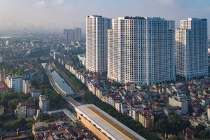 Vùng lõi đô thị cũ hiện đều trong tình trạng quá tải về dân cư, hạ tầng…Ảnh: Dũng Minh.