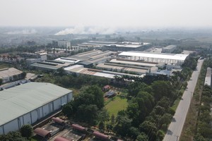 Các khu công nghiệp kiểu cũ khó bố trí nhà ở cho công nhân do thiếu quỹ đất, nếu có cũng không thể bổ sung hạng mục này vì không được quy hoạch từ trước. Ảnh: Dũng Minh.