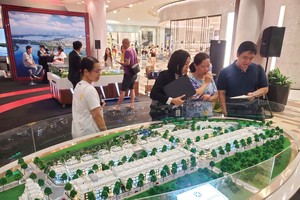Người mua không còn mặc định giá bất động sản sẽ chỉ tăng như trước. Ảnh: Dũng Minh.