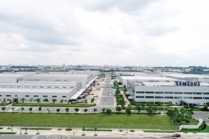 Các nhà sản xuất lớn như Samsung đã đầu tư hàng chục tỷ USD vào Việt Nam. Ảnh: Dũng Minh.
