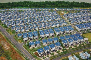 “Hàng ngộp” tập trung chủ yếu ở phân khúc đất nền ven đô, các dòng bất động sản nhà phố vùng ven nhưng chưa đưa vào khai thác, sử dụng. Ảnh: Lê Toàn.