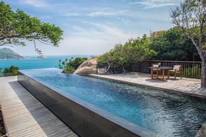 Các dự án nghỉ dưỡng đang chuyển từ mở rộng quy mô sang nâng cao chất lượng trải nghiệm, bảo tồn thiên nhiên và phát triển bền vững (Trong ảnh: Một góc khu nghỉ dưỡng Amanoi Khánh Hòa).