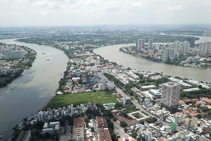 Việc tái khởi động các dự án “treo” không chỉ làm thay đổi diện mạo đô thị, mà còn góp phần gia tăng nguồn cung, đáp ứng nhu cầu nhà ở đang thiếu hụt. Ảnh: Lê Toàn.