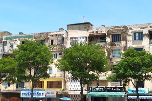 Khu chung cư Đống Đa, TP Huế hiện nay đã xuống cấp nghiêm trọng.