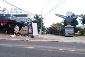 Phần diện tích xây dựng các công trình trái phép tại quán cà phê Villa, TP Kon Tum. 