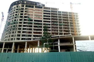 Dự án Khách sạn 5 sao Pullman Quảng Bình hoàn thành phần thô tuy nhiên phần hoàn thiện được triển khai rất cầm chừng.