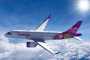 Máy bay Bombardier C100 của Flymojo