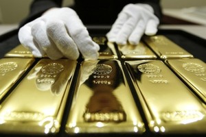 Vàng chấm dứt đà giảm