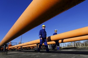 Châu Âu tránh Nga, tìm đến Iran và các nhà cung cấp dầu khí mới