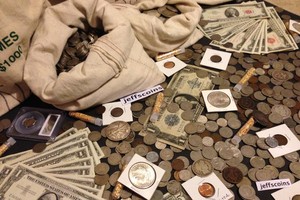 Vàng chịu sức ép lớn trước phiên họp của Fed