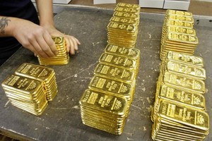 Giá vàng trong nước bất ngờ lao dốc