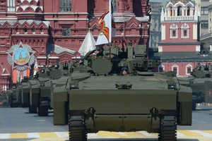 Nga phân vân giữa "trẻ hóa" sức mạnh quân sự và đầu tư phục hồi kinh tế