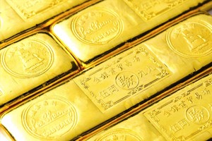 Giá vàng ngày 9/1: Kiên cường bám ngưỡng 1.100 USD/ounce