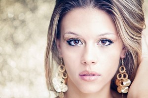 Giá vàng ngày 8/3: Tiếp tục tăng mạnh