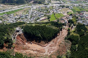 Một loạt hãng sản xuất lớn của Nhật Bản báo thiệt hại sau động đất