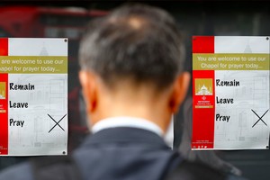 HSBC, Standard Chartered dính đòn đau vì Brexit