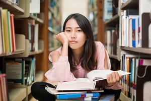 Thanh niên châu Á khó thoát cảnh “ăn bám” vào bố mẹ