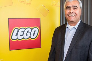 Tân CEO Lego phớt lờ cảnh báo của Tổng thống Trump