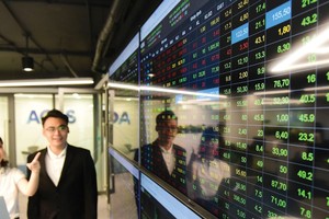 Chứng khoán nổi sóng phiên chiều cuối tuần