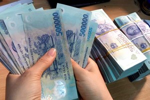 Công ty tài chính dần “chia tay” cho vay tiền mặt