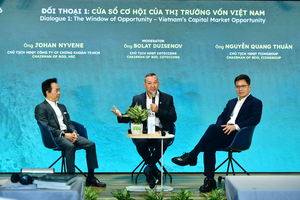 Phiên Đối thoại “Cửa sổ cơ hội của thị trường vốn Việt Nam”