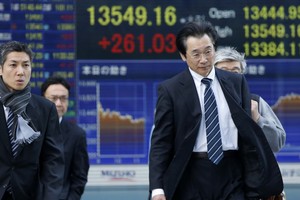 Các "sói già phố Wall" tấp nập đổ đến Nhật Bản