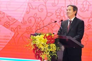 Thống đốc Ngân hàng Nhà nước Nguyễn Văn Bình phát biểu tại Hội nghị triển khai nhiệm vụ kinh doanh 2015 của Vietinbank