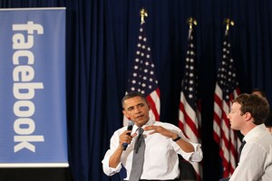 Tổng thống Barack Obama trong một cuộc họp tại trụ sở của Facebook, tháng Tư, năm 2011.