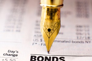 Nhà đầu tư ưa chuộng trái phiếu doanh nghiệp vì lãi suất cao, bất chấp rủi ro.