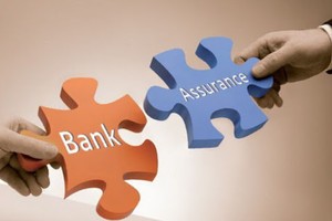 Ngân hàng Nhà nước yêu cầu xử lý nghiêm trường hợp ép khách vay phải mua bảo hiểm