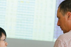 Khối ngoại quay lại gom mạnh HAG và PVD trong phiên 11/3