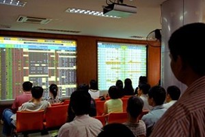 Tự doanh mua ròng phiên đầu tiên trong tháng 3