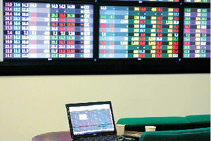 Thành viên HĐQT IVS: Kẻ bán, người mua