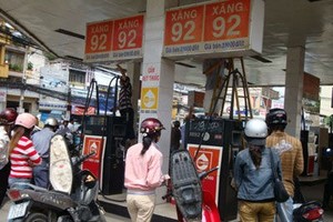 Giá xăng tiếp tục giảm mạnh từ 23/10