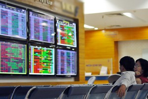 SRA và OCH vào diện kiểm soát và hạn chế giao dịch