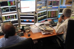 Tuần qua, khối ngoại giao dịch sôi động nhờ ETFs, bán ròng nhẹ trên sàn HOSE