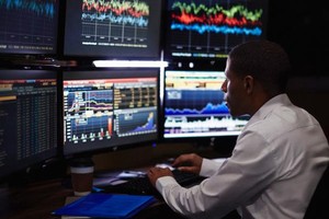 Tuần qua khối ngoại mua ròng gần 20 tỷ đồng, bán ròng mạnh VIC và EVE