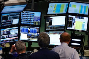 Khối ngoại bán ròng hơn 128 triệu USD trong tháng 9